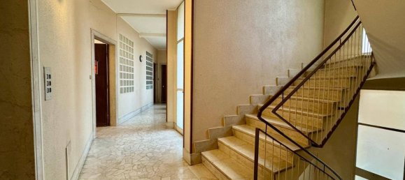 3 Schlafzimmer Wohnung in Mantua, Italy, Nr. 381843 2