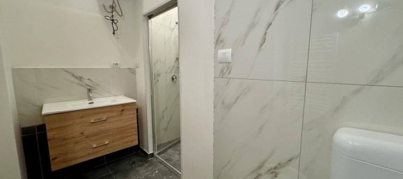 3 Schlafzimmer Wohnung in Mantua, Italy, Nr. 381843 11