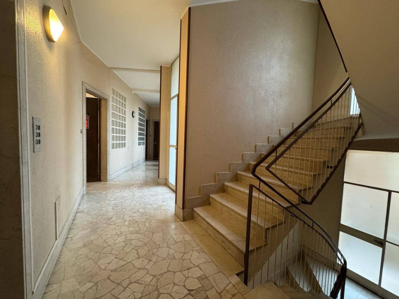 3 Schlafzimmer Wohnung in Mantua, Italy, Nr. 381843