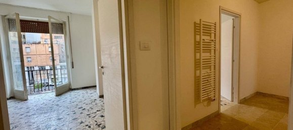 3 Schlafzimmer Wohnung in Mantua, Italy, Nr. 381843 14