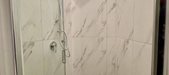 3 Schlafzimmer Wohnung in Mantua, Italy, Nr. 381843 12