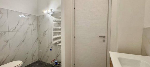 3 Schlafzimmer Wohnung in Mantua, Italy, Nr. 381843 13