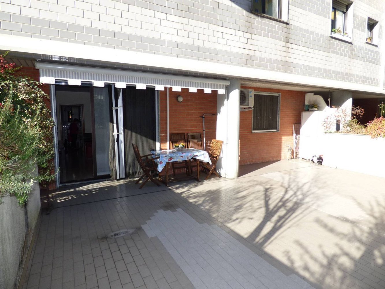 4 bedrooms Apartment in Milan, Italy No. 387899