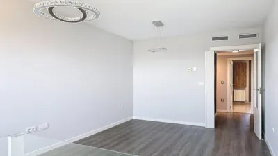 Apartamento de 3 dormitorios en Zaragoza, Spain No. 266860