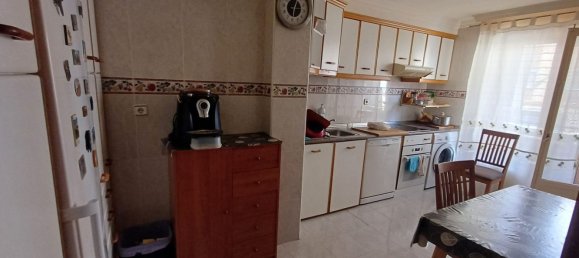 3 Schlafzimmer Wohnung in La Rioja, Spain, Nr. 165395 8