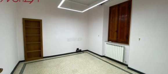 Вилла с 10 комнатами в Лукка, Италия № 82604 5