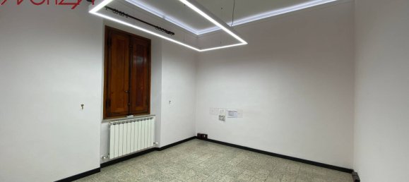 Вилла с 10 комнатами в Лукка, Италия № 82604 12