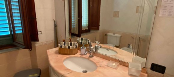 Вилла с 10 комнатами в Лукка, Италия № 82604 11