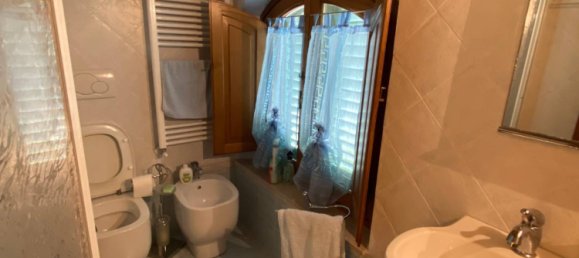 Вилла с 10 комнатами в Лукка, Италия № 82604 26