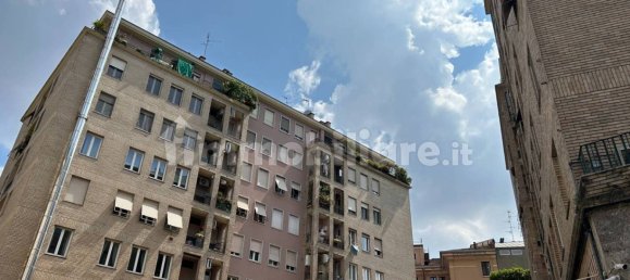 1 bedroom Apartment in Milan, Italy No. 381257 6