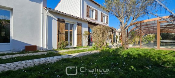 Вилла с 5 спальнями в Сен-Жорж-де-Дидон, Франция № 301474 2