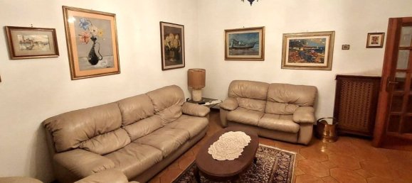 6 chambres Maison à Prato, Italy No. 352599 8