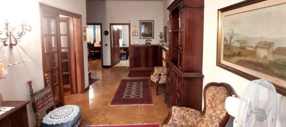 6 chambres Maison à Prato, Italy No. 352599 2