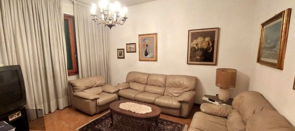 6 chambres Maison à Prato, Italy No. 352599 9