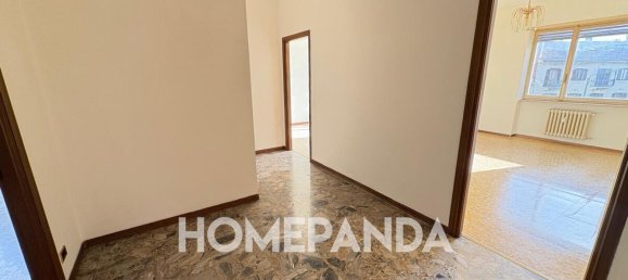 Apartamento de 3 habitaciónes en Turin, Italy No. 104608 4
