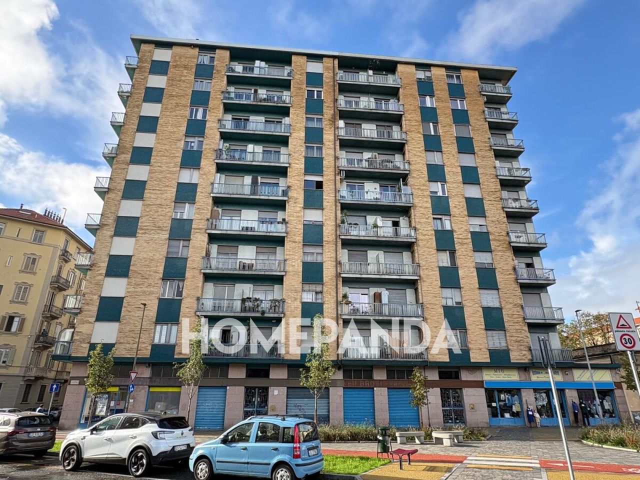 Apartamento de 3 habitaciónes en Turin, Italy No. 104608