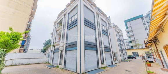 1 bedroom Apartment in Milan, Italy No. 319915 18