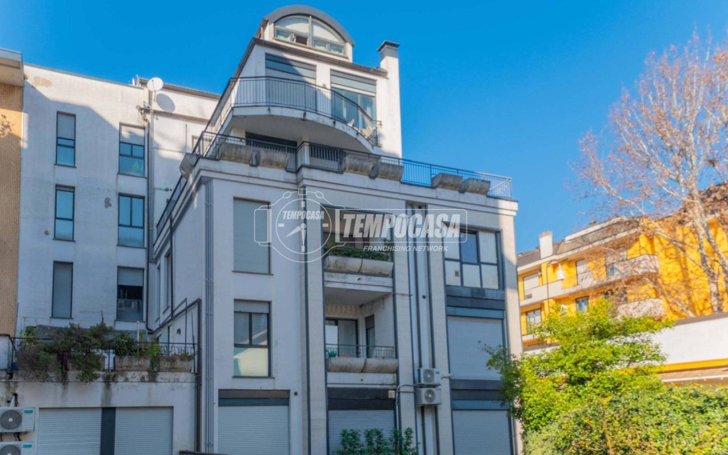 1 bedroom Apartment in Milan, Italy No. 319915