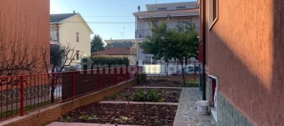 2 Schlafzimmer Villa in Senago, Italy, Nr. 327600 8