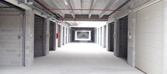 1 room Garage in Pomigliano d'Arco, Italy No. 1937 8