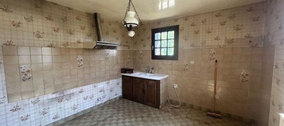 4 bedrooms House in Saint-Yrieix-le-Dejalat, France No. 312326 3