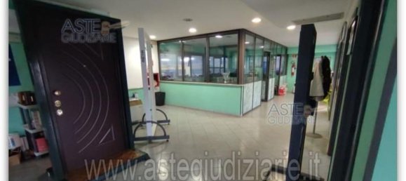 Квартира с 5 комнатами в Чистерна Ди Латина, Италия № 290118 19