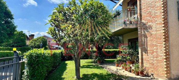 Villa de 3 dormitorios en Montebelluna, Italy No. 323275 8