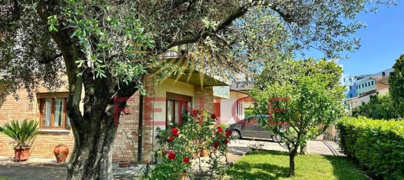 Villa de 3 dormitorios en Montebelluna, Italy No. 323275 4