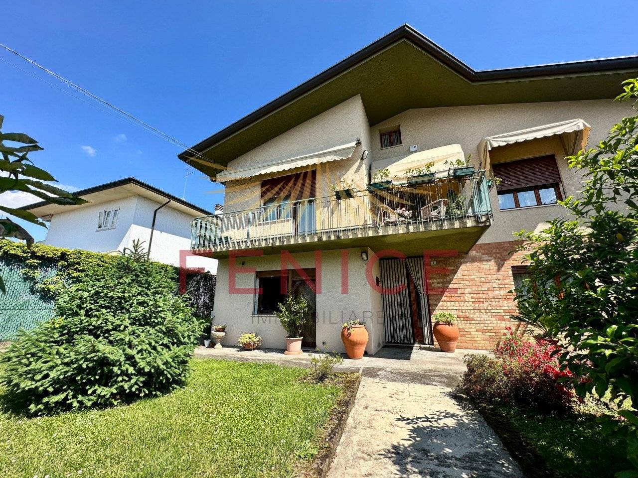 Villa de 3 dormitorios en Montebelluna, Italy No. 323275