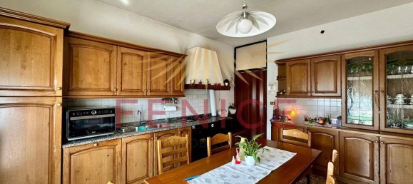 Villa de 3 dormitorios en Montebelluna, Italy No. 323275 9