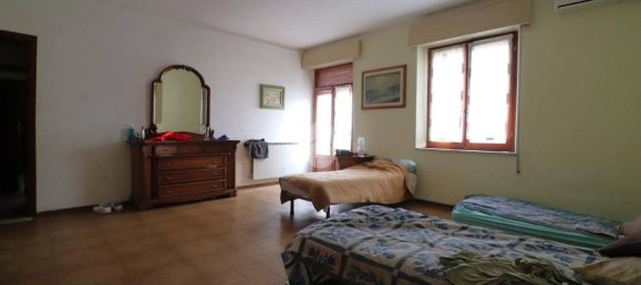 2 bedrooms House in Marmirolo, Italy No. 16704 10