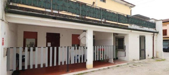 2 bedrooms House in Marmirolo, Italy No. 16704 2