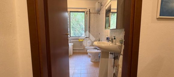 Дом с 4 спальнями в Скеджа э Пашелупо, Италия № 272088 13