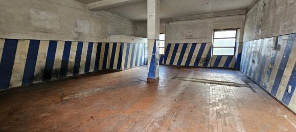 87m² Commercial property in San Severino Marche, Italy No. 87450 3