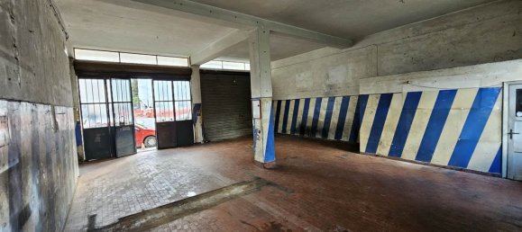 87m² Commercial property in San Severino Marche, Italy No. 87450 5