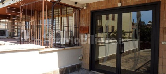 5 rooms Office in Rome, Italy No. 339138 2