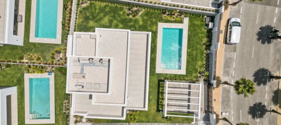 6 bedrooms Villa in Marbella, Spain No. 104326 5