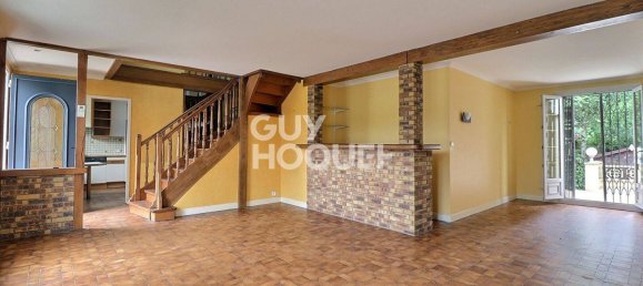 5 bedrooms House in Sainte-Genevieve-des-Bois, France No. 323147 2