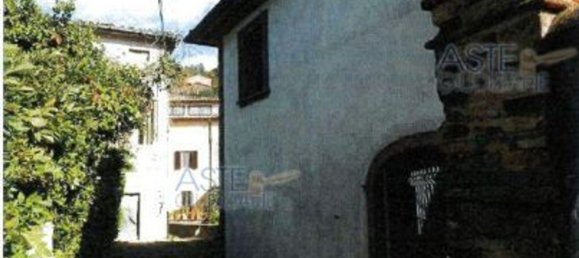 7 rooms Apartment in Lamporecchio, Italy No. 40736 8