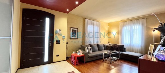 6 rooms Villa in Sovizzo, Italy No. 106607 2