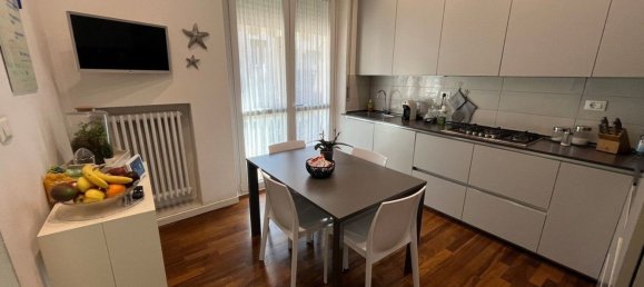 5 rooms House in Viareggio, Italy No. 10047 13