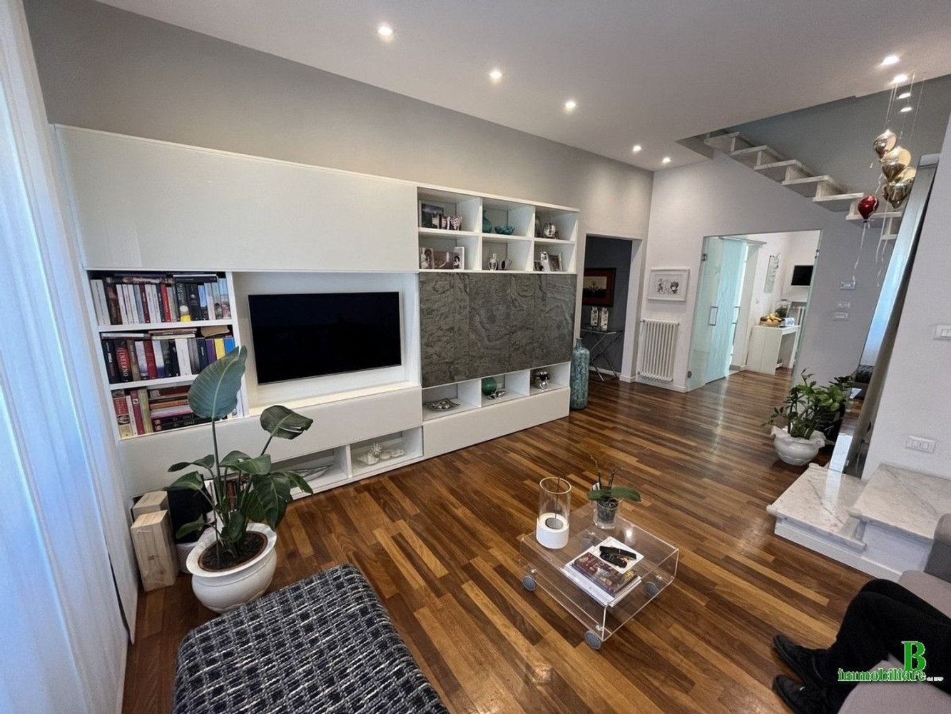 5 rooms House in Viareggio, Italy No. 10047