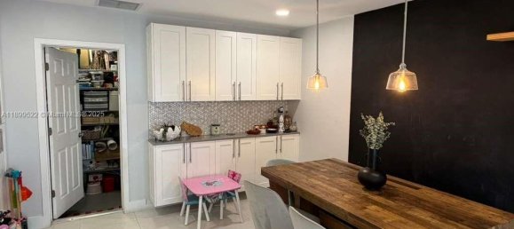 3 dormitorios villa en venta en Miami, Miami-Dade, Florida, USA № 614250 13