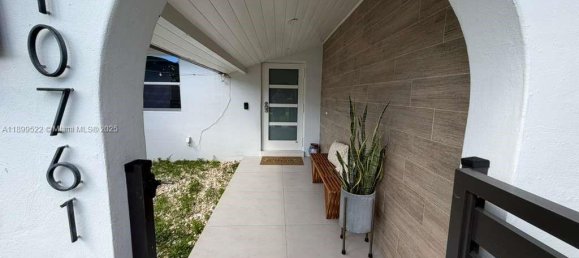 3 dormitorios villa en venta en Miami, Miami-Dade, Florida, USA № 614250 2