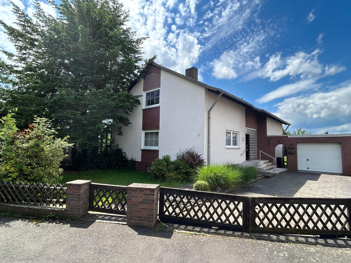 7 rooms House in Kassel, Germany No. 150118