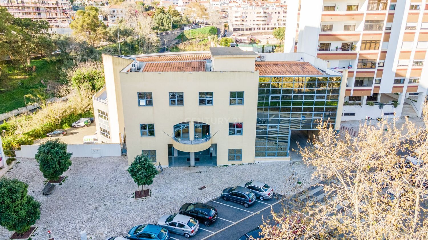 3956m² Building in Oeiras, Portugal No. 98699