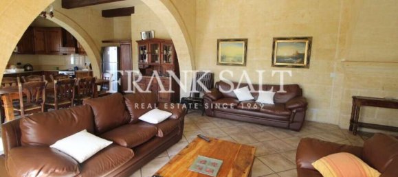 Casa de 5 dormitorios en Gharb, Malta No. 5884 2