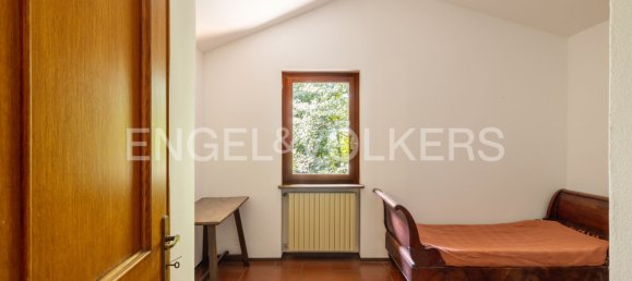 4 bedrooms Villa in Pella, Italy No. 281464 9