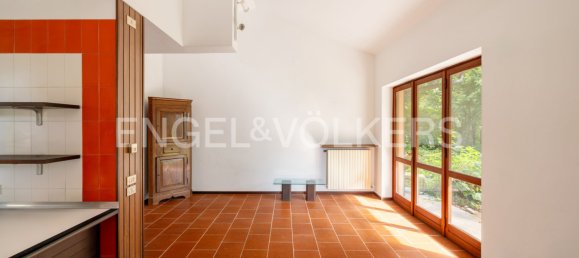 4 bedrooms Villa in Pella, Italy No. 281464 5