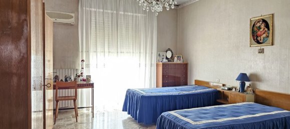 4-salle Appartement à Taranto, Italy No. 276330 13